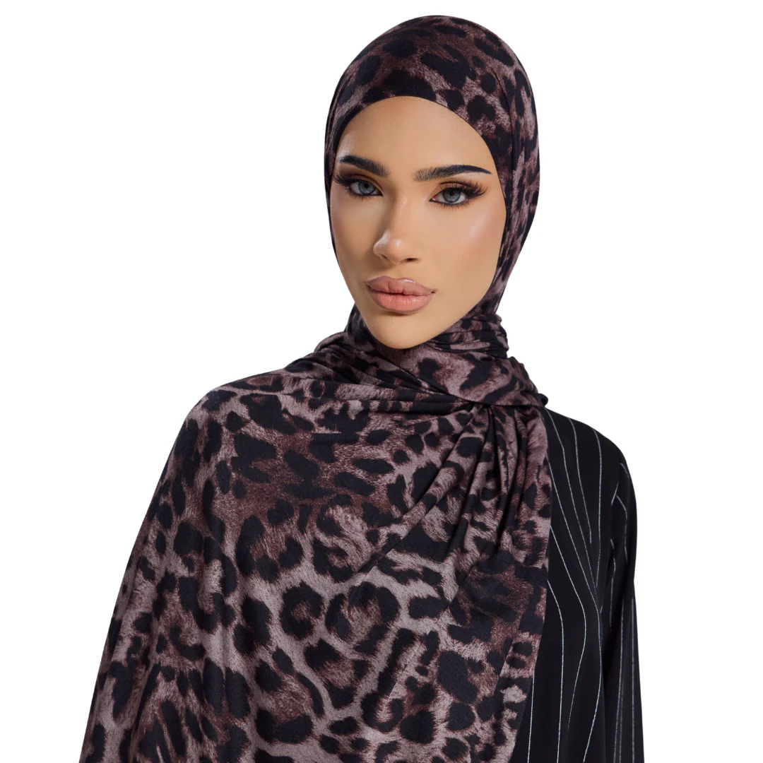 Noir Leopard Jersey Hijab - Image 4